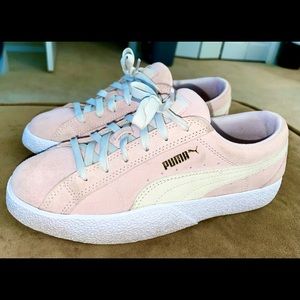 Pumas NEW size 7.5